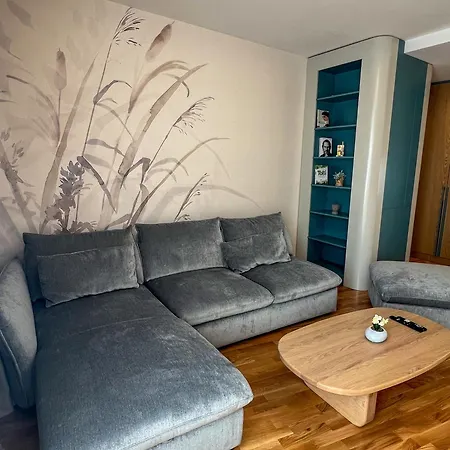 Lakeside Dream * 地拉那