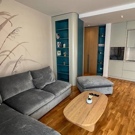 Lakeside Dream 地拉那