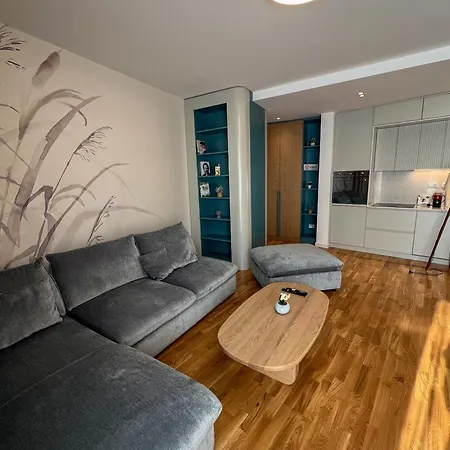 Lakeside Dream * 地拉那