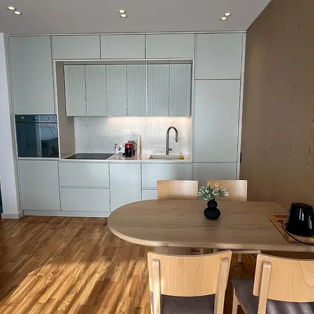 Lakeside Dream 公寓 *